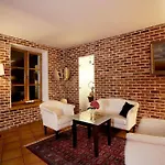 Amberton Cozy Hotel 4*