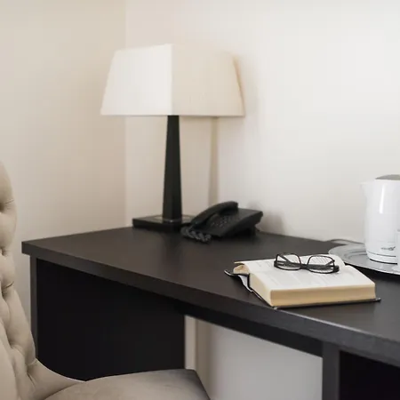 Amberton Cozy 4* كاوناس
