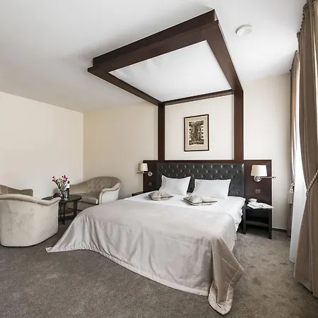Amberton Cozy فندق 4*