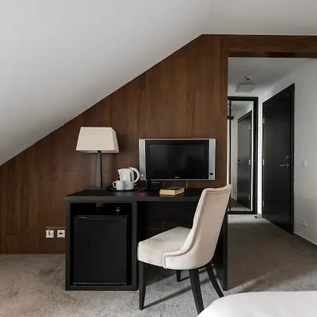 Amberton Cozy 4* كاوناس