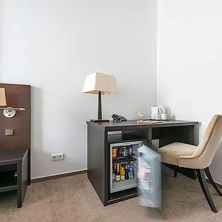 考纳斯安伯顿舒适酒店 考纳斯