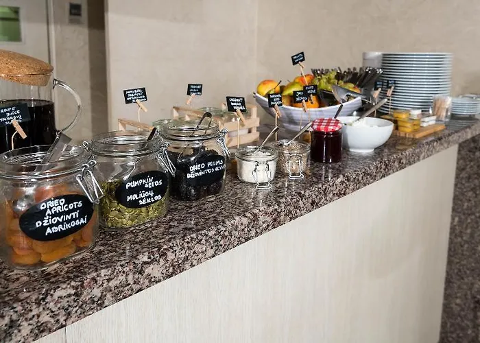 考纳斯安伯顿舒适酒店 4*