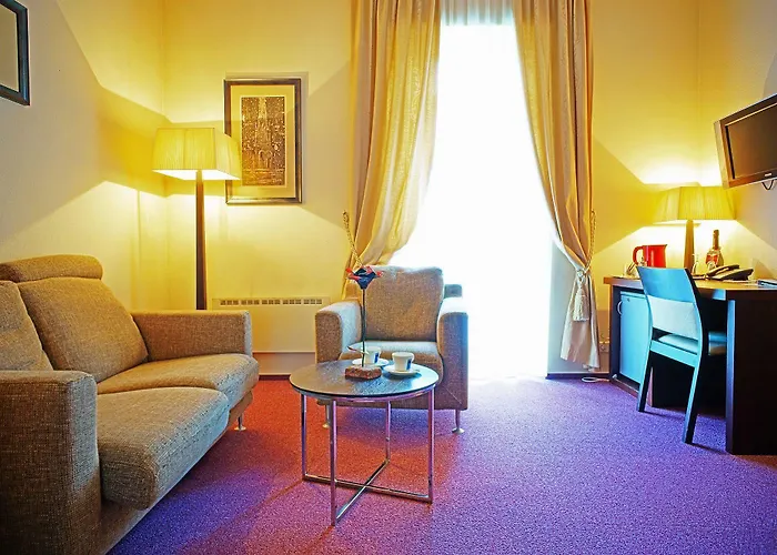 考纳斯安伯顿舒适酒店